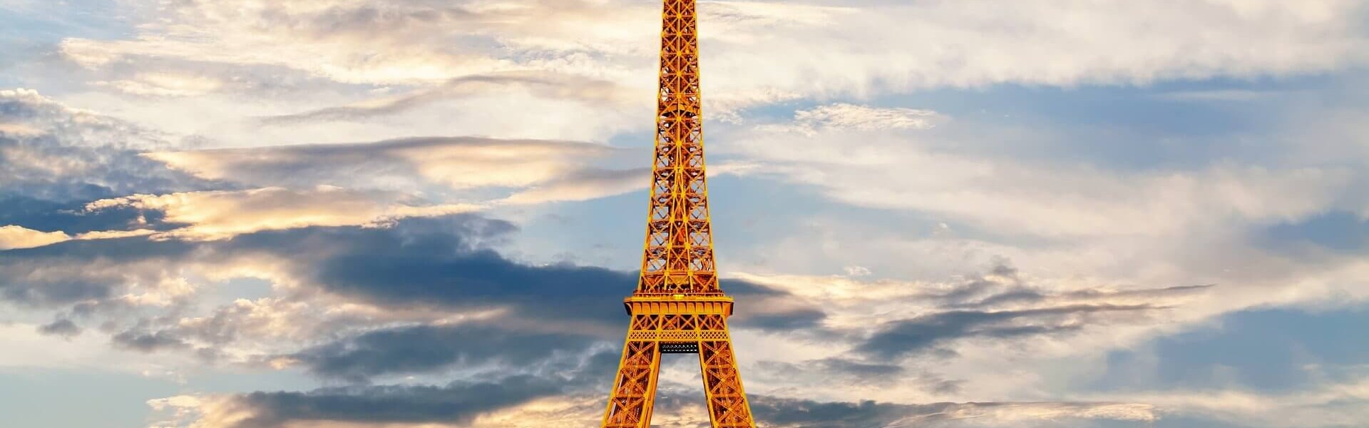 eiffel tower 3349075 1920