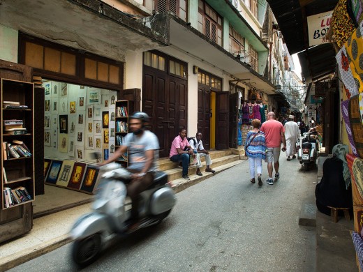 stone-town-street-finding-freddy-mercury-zanzibar