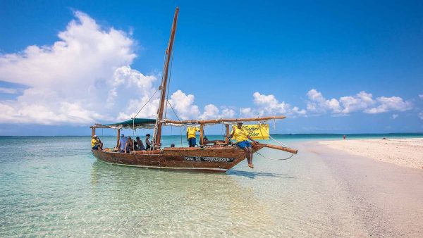 Safari Blue Zanzibar Dhow2 e1607266049153